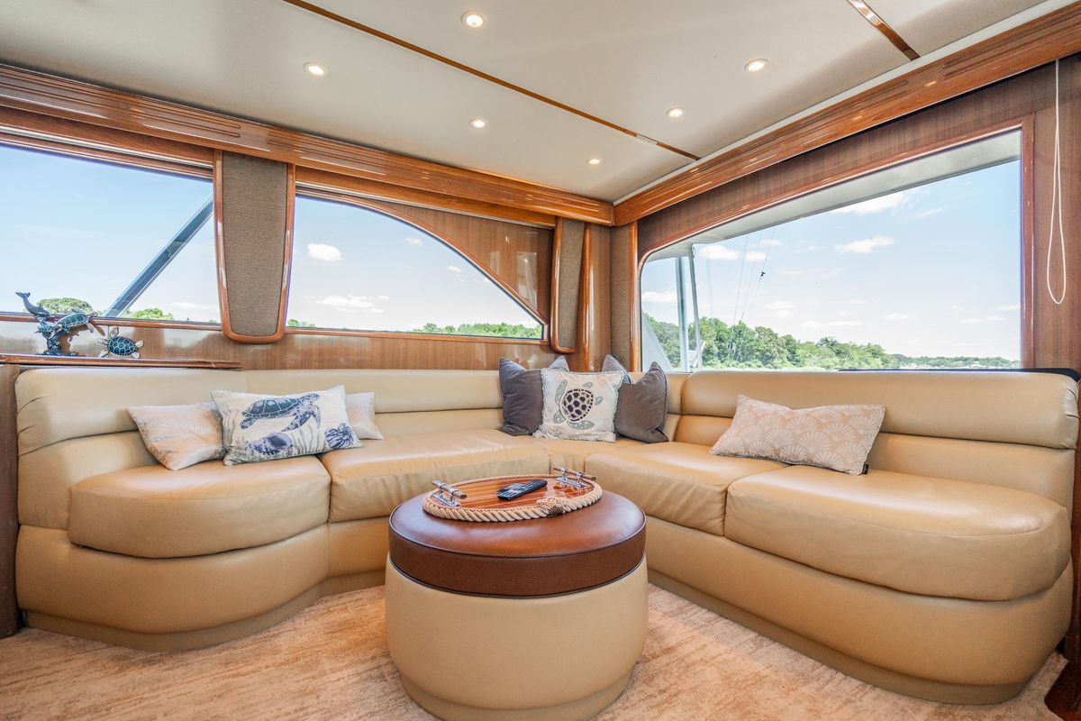 2006 Viking 68 
