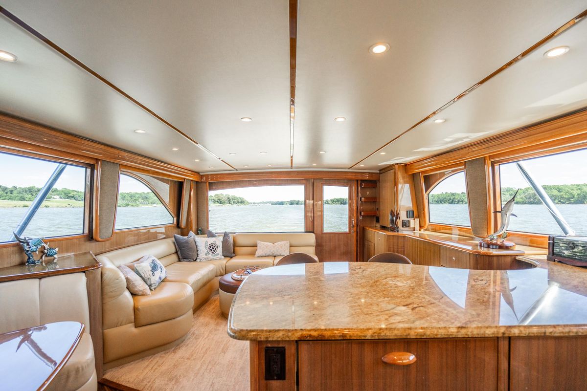 2006 Viking 68 