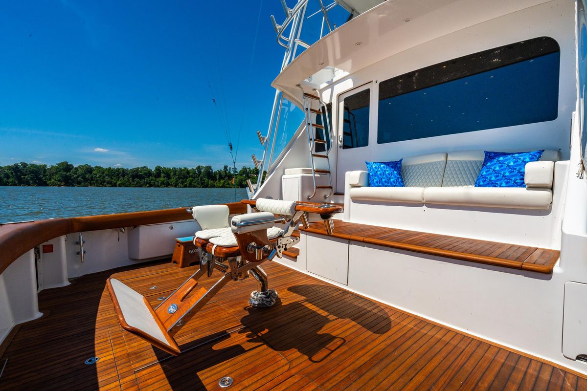 2006 Viking 68 