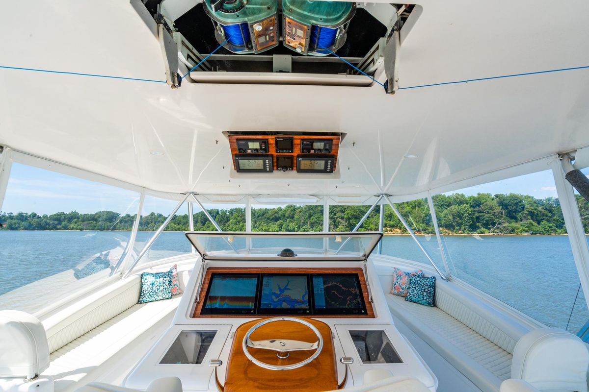 2006 Viking 68 