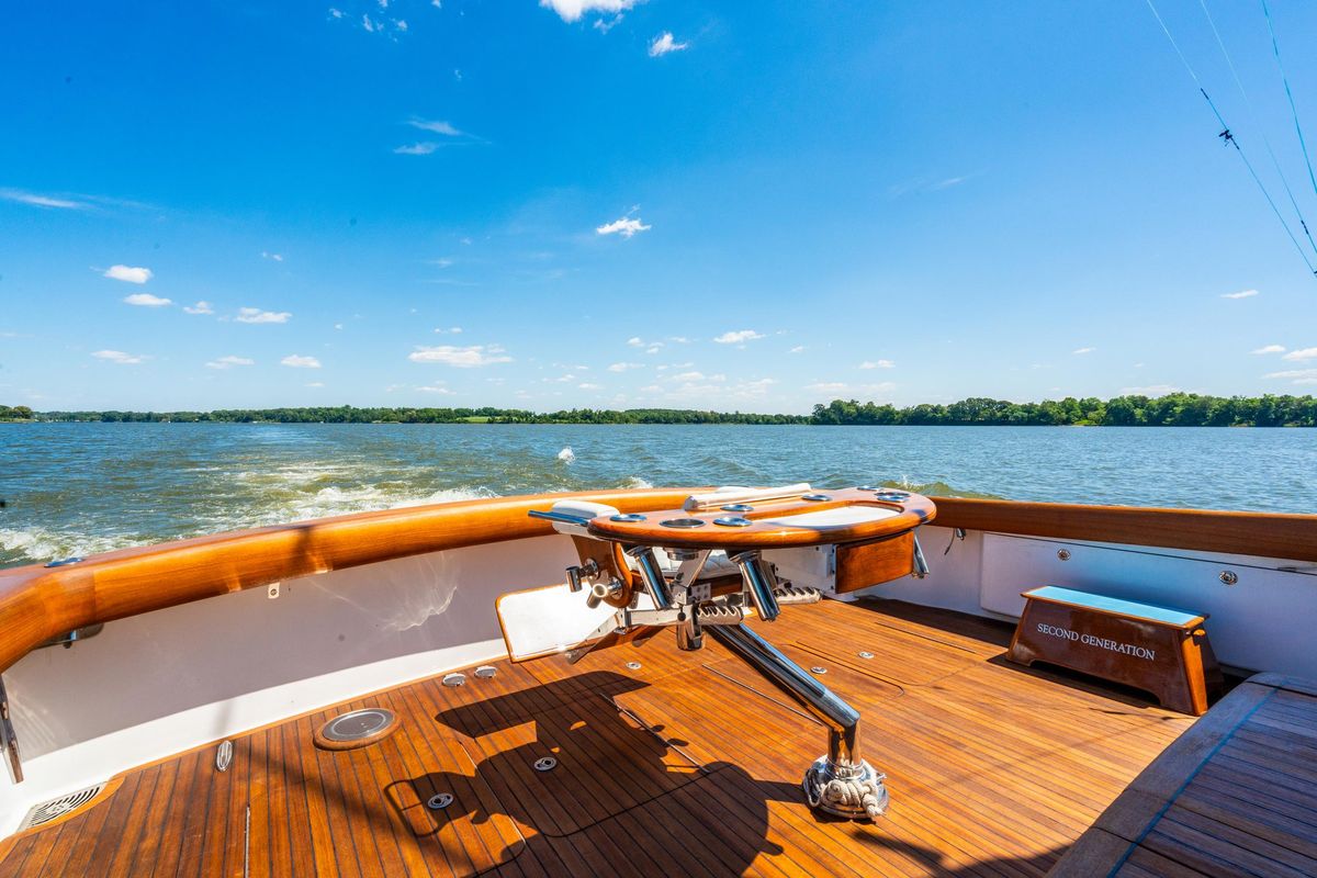 2006 Viking 68 