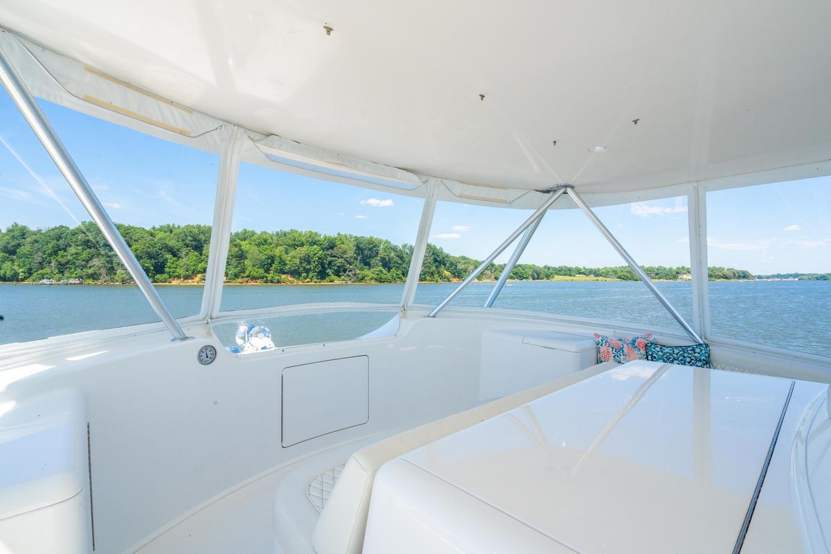 2006 Viking 68 