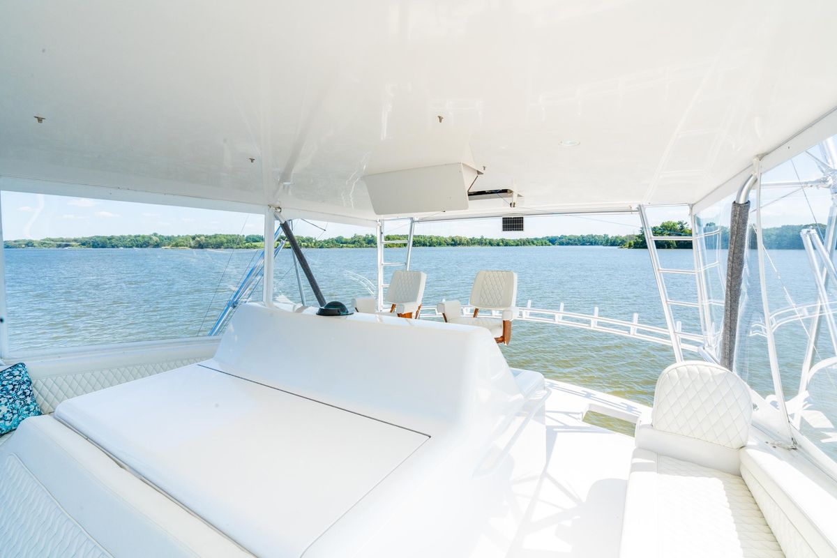 2006 Viking 68 