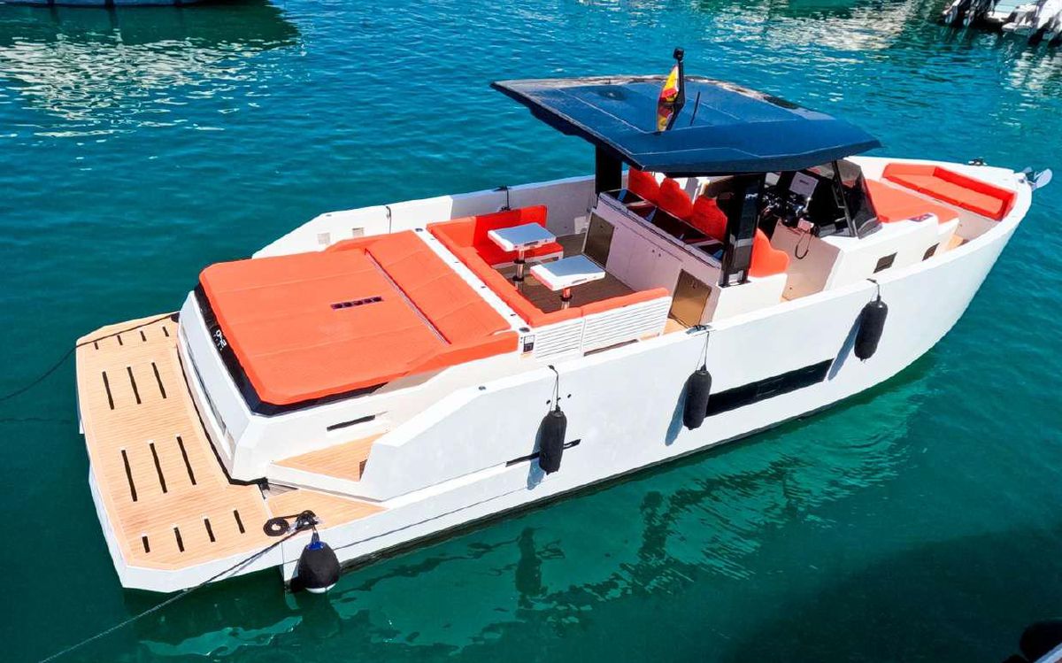 2024 De Antonio Yachts 42 