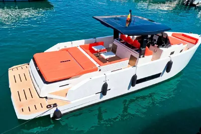 De Antonio Yachts 42