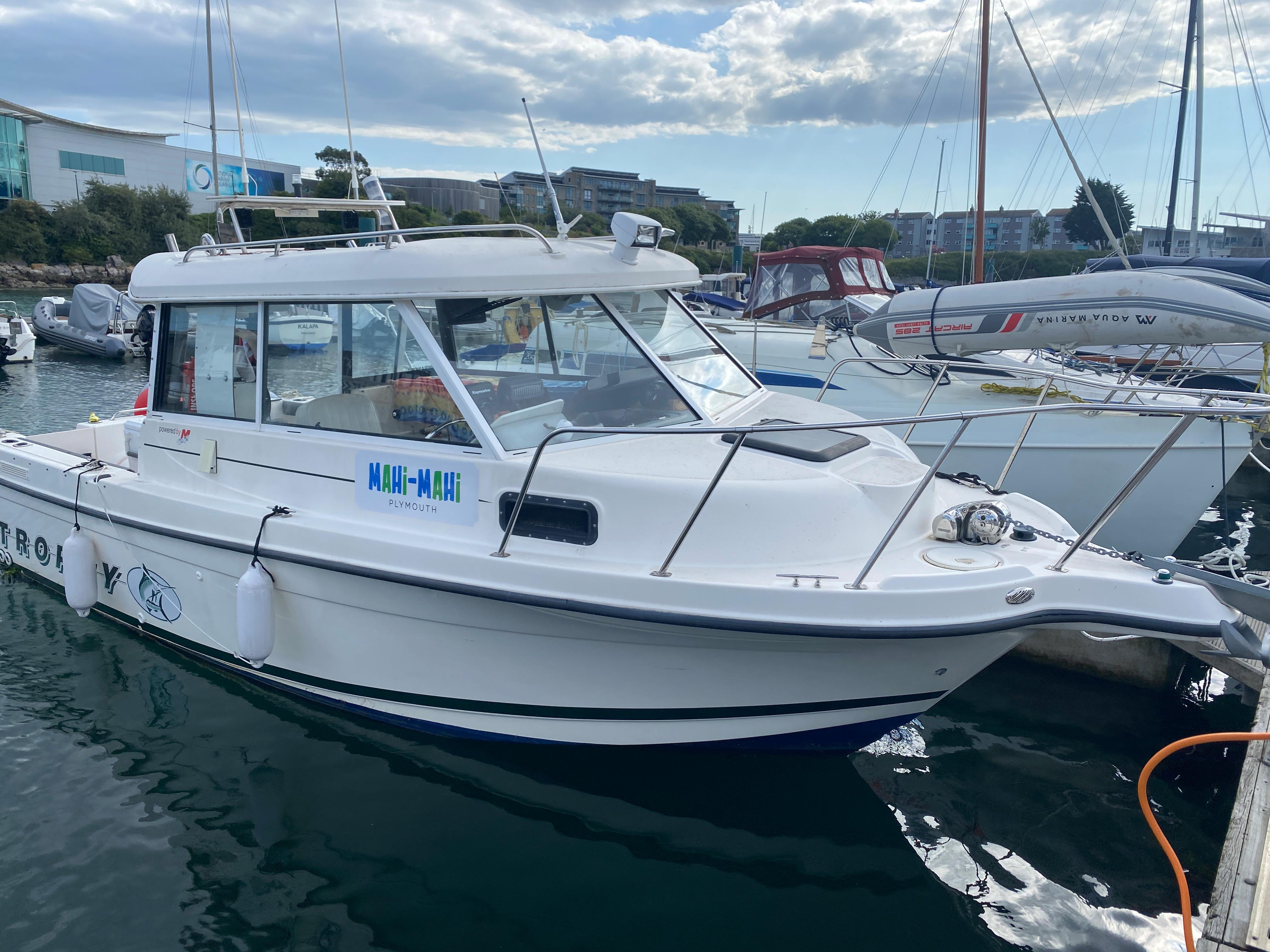 Used Bayliner 2359 Trophy Hardtop in Devon - iNautia