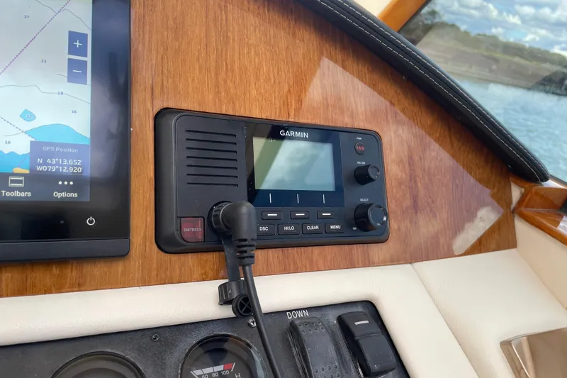  Yacht Photos Pics Control panel of 2006 Marlow 375 Prowler Classic with Garmin GPS and radio.