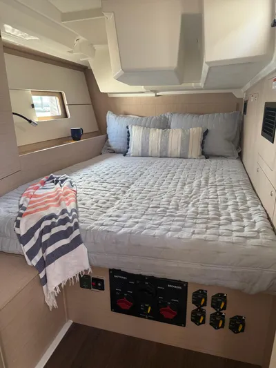 Archimedes Yacht Photos Pics Starboard Aft Cabin