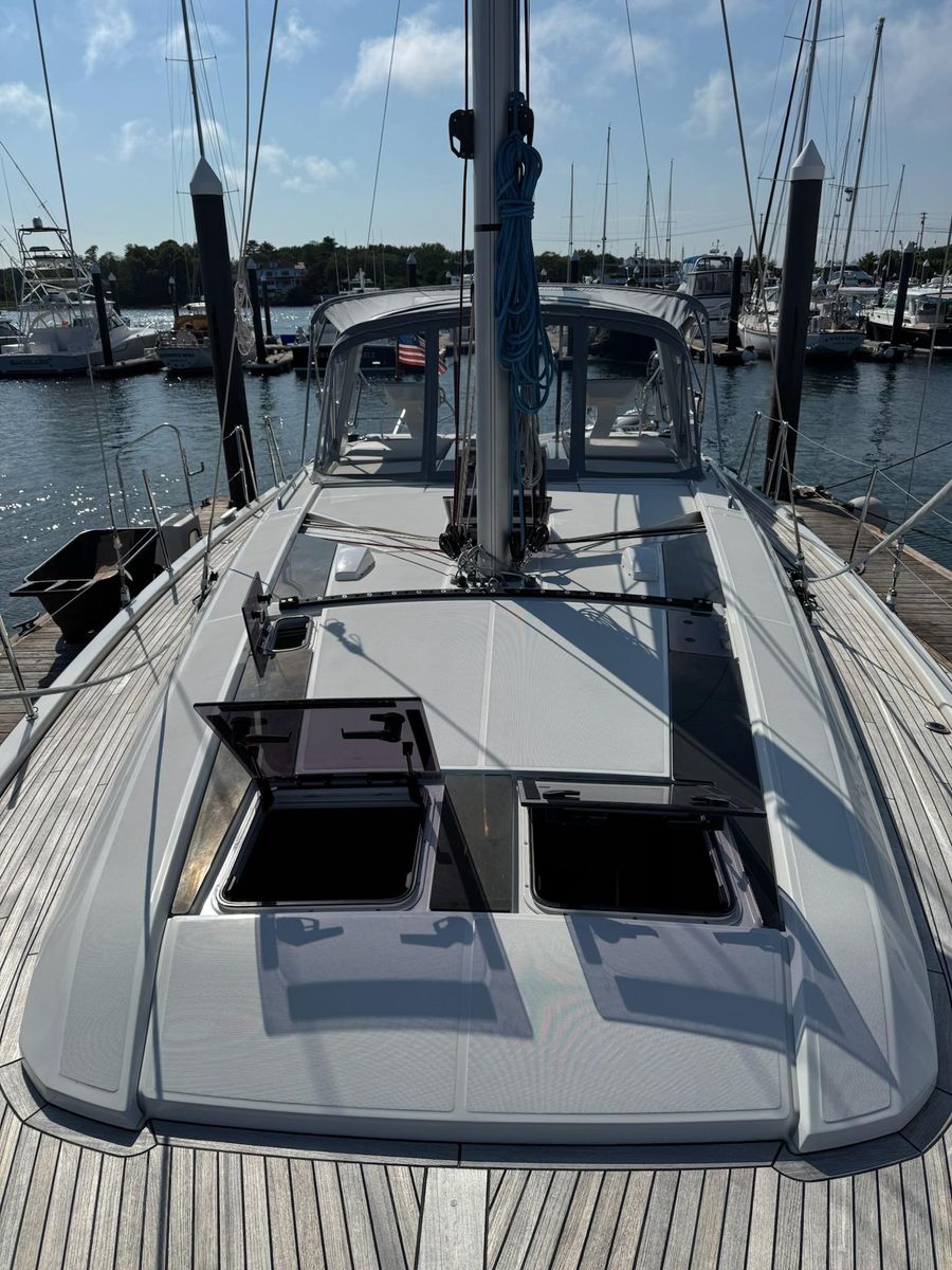 2022 Beneteau 46 