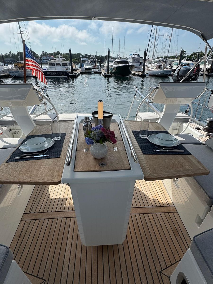 2022 Beneteau 46 