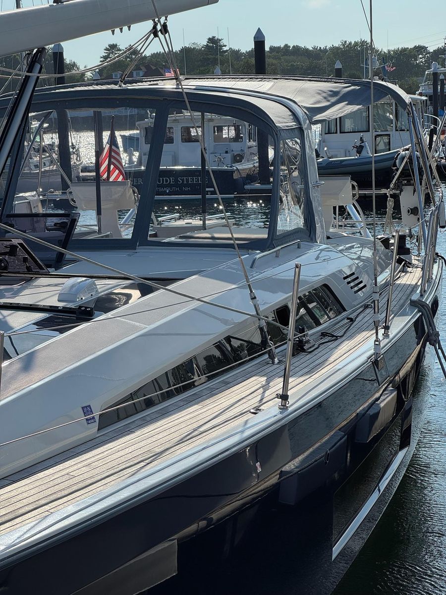 2022 Beneteau 46 