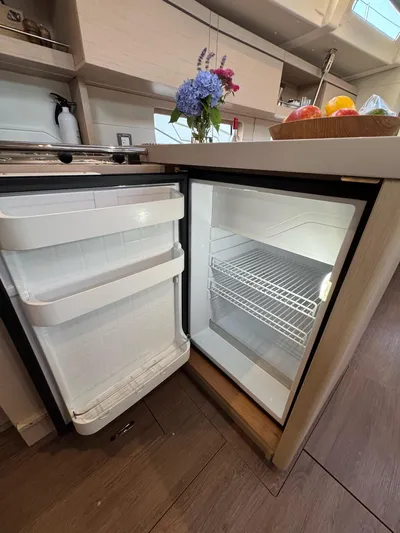 Archimedes Yacht Photos Pics Side-loading Refrigerator