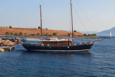 Custom Psarros Shipyard