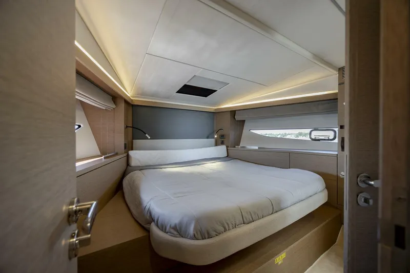  Yacht Photos Pics 2024 Prestige 420 - Image 39