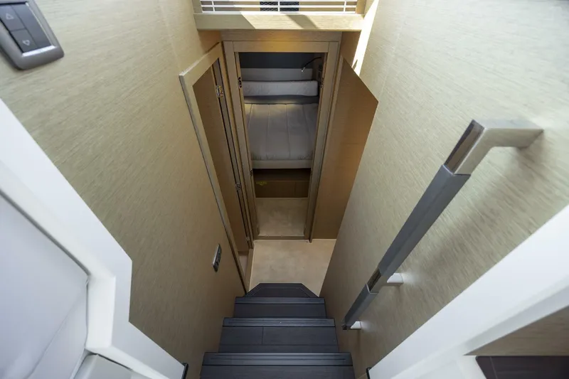  Yacht Photos Pics 2024 Prestige 420 - Image 34