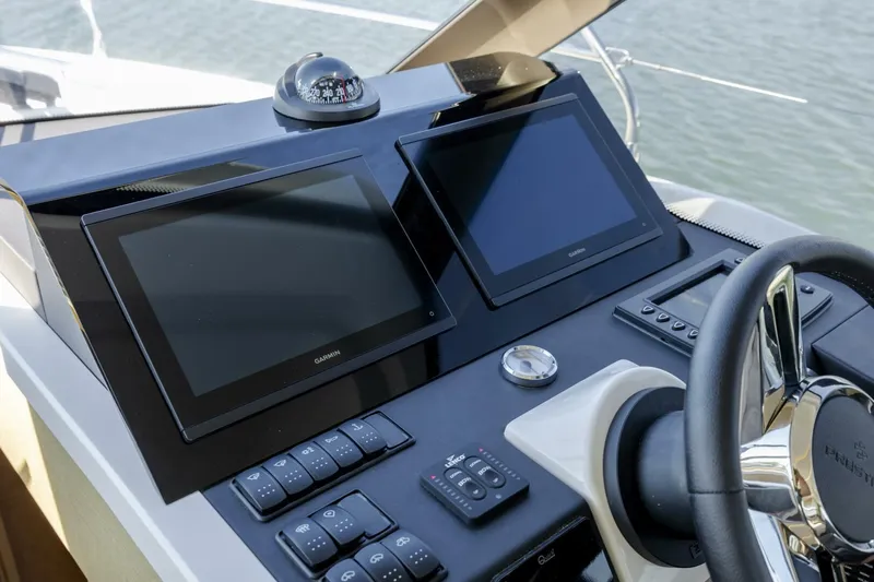  Yacht Photos Pics 2024 Prestige 420 - Image 32