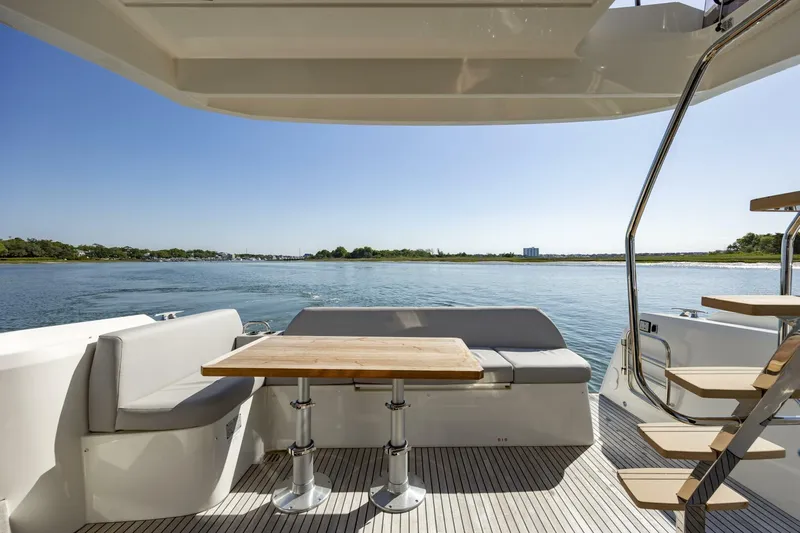  Yacht Photos Pics 2024 Prestige 420 - Image 18