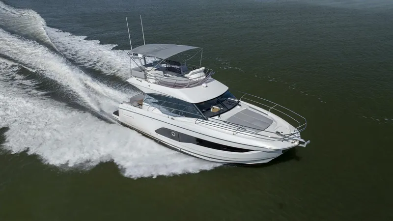  Yacht Photos Pics 2024 Prestige 420 - Image 6