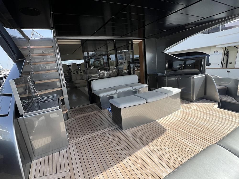 2012 Pershing 91 