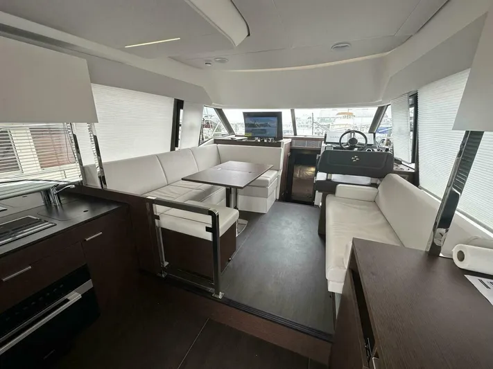  Yacht Photos Pics 2024 Prestige 420 - Image 9