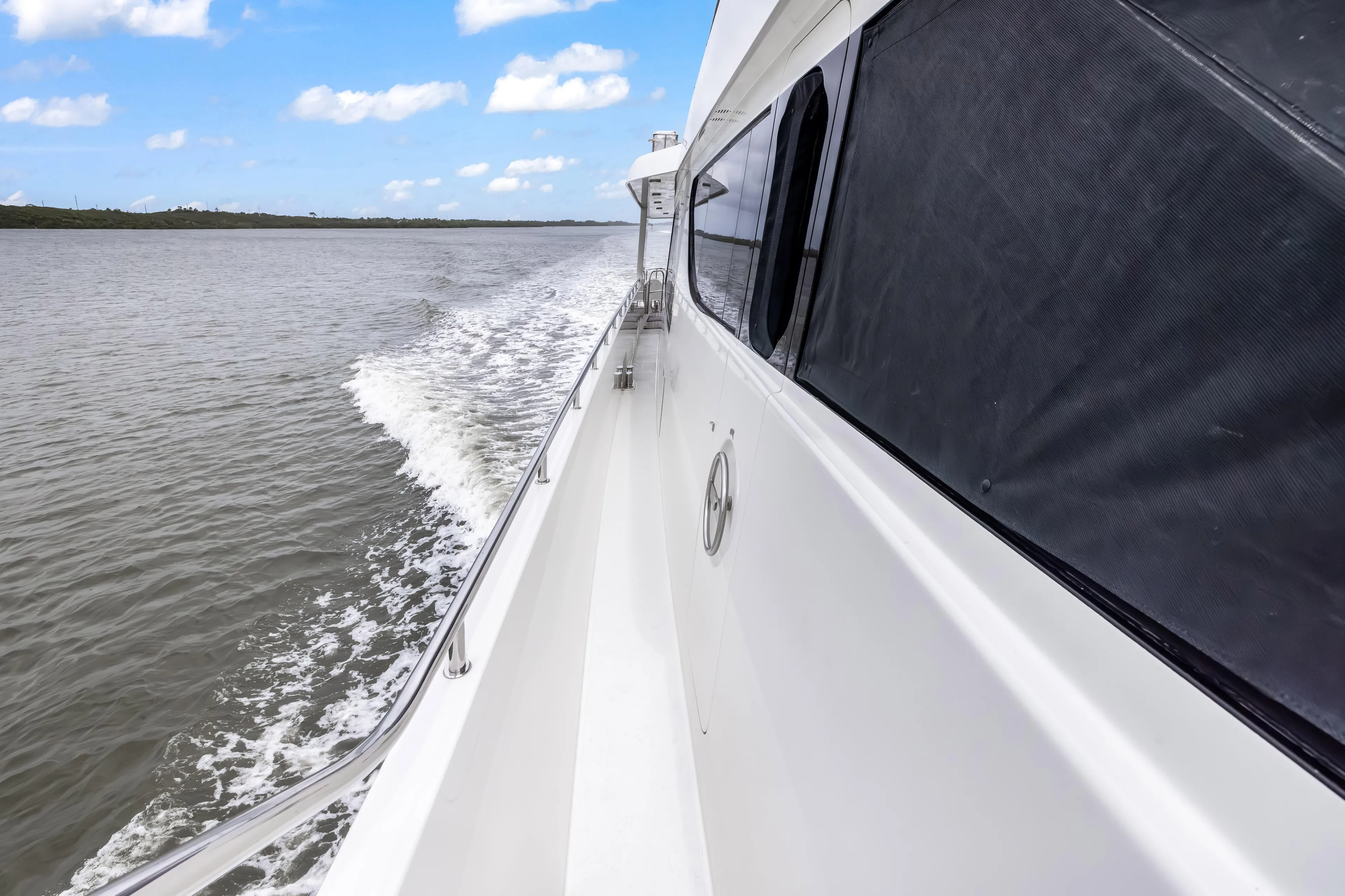 Jus Chill'n Yacht Photos Pics Cheoy Lee 84 Bravo yacht cruising on open water, 2012 model.