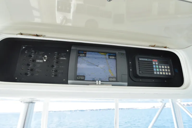 Event Horizon Yacht Photos Pics 