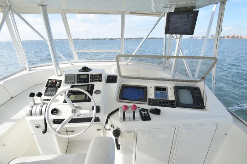 Event Horizon Yacht Photos Pics 