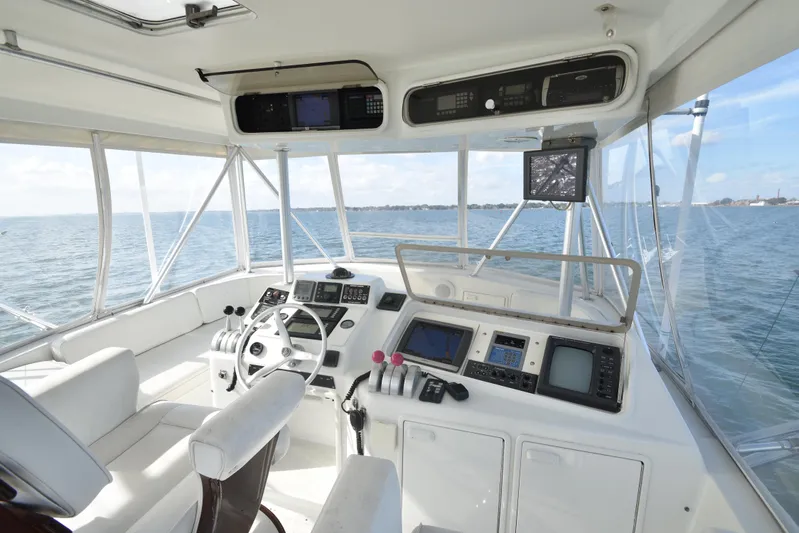 Event Horizon Yacht Photos Pics 