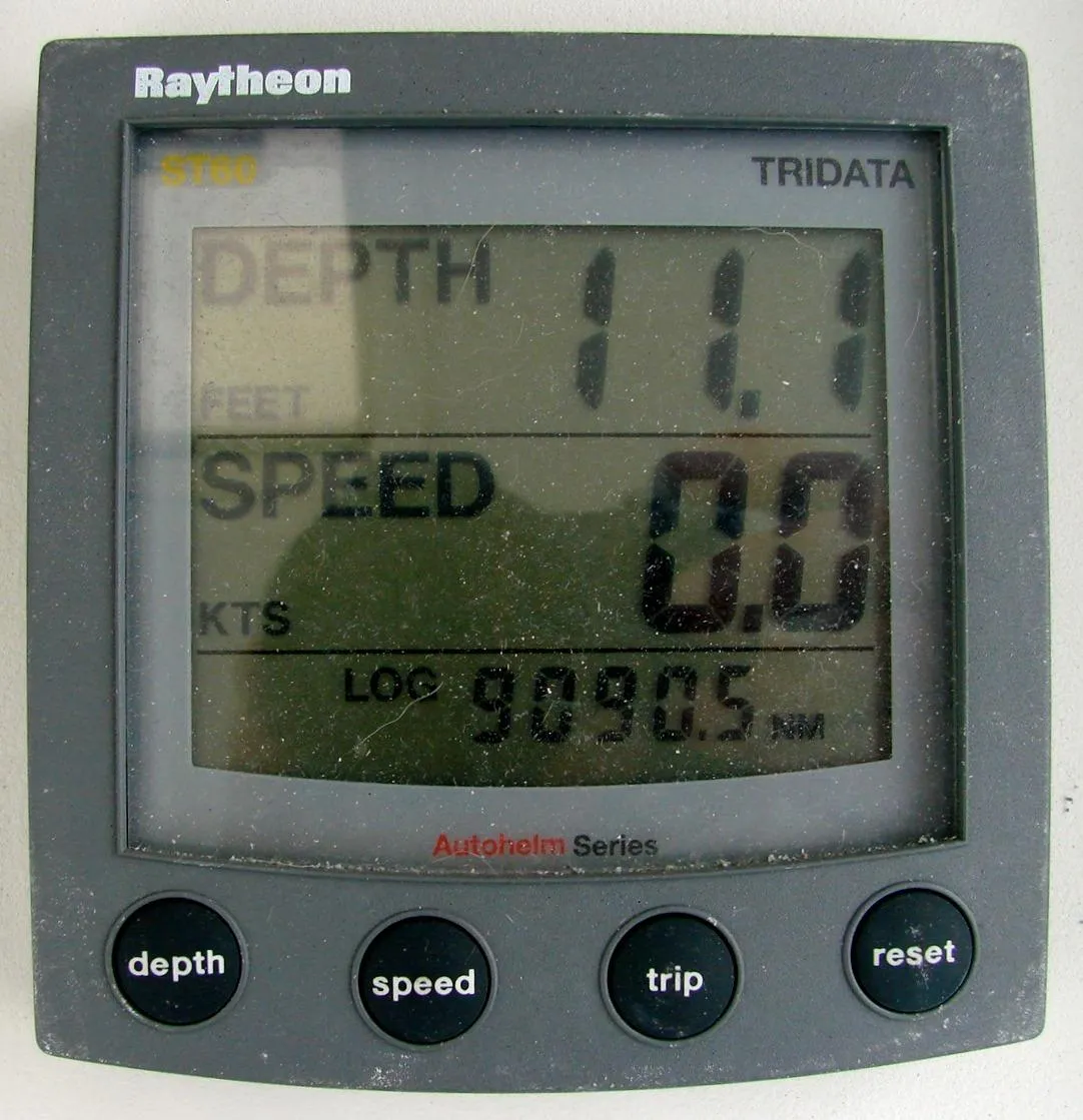 Raytheon Tridata display on Mainship Pilot 34, year 2000.