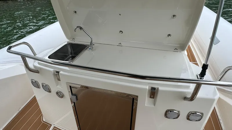 Hoko Yacht Photos Pics 2017 Nuova Jolly Princess boat with open deck kitchen and sink.