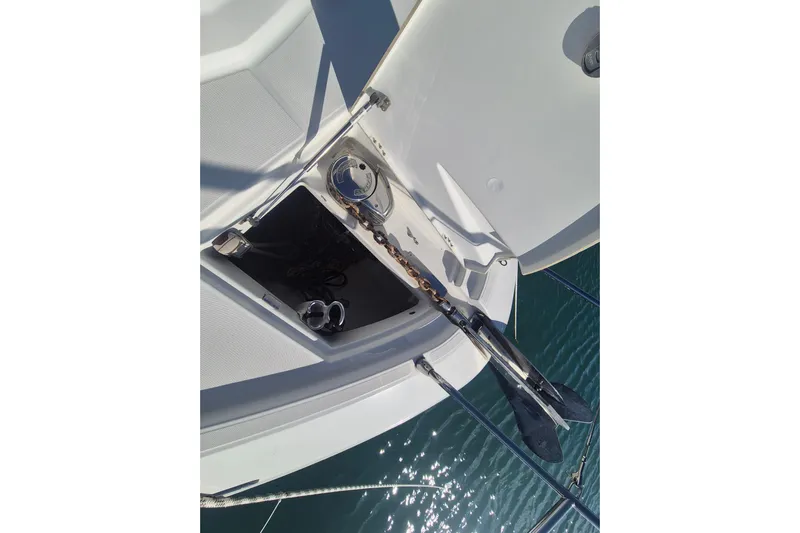  Yacht Photos Pics Anchor system on 2019 Beneteau Gran Turismo 50 Sportfly yacht, docked in water.
