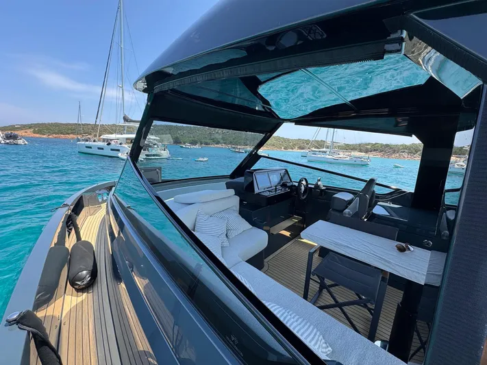  Yacht Photos Pics Mandayachts S05.3