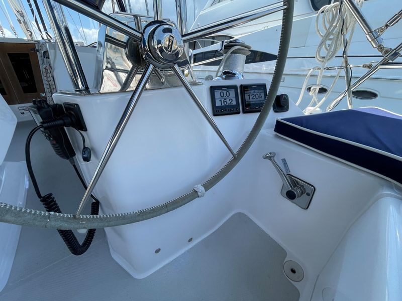 2012 Catalina 445