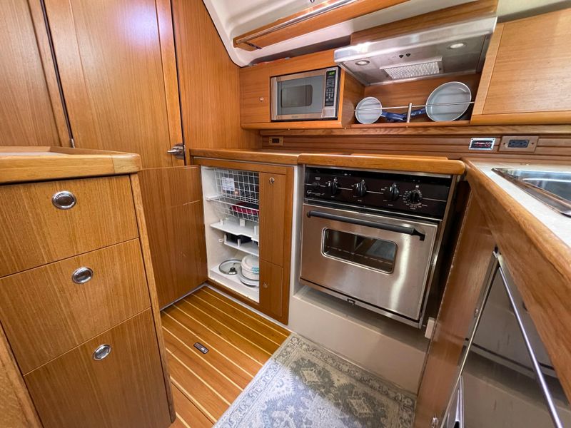 2012 Catalina 445