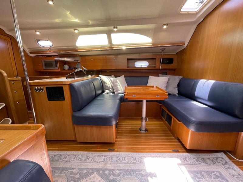 2012 Catalina 445