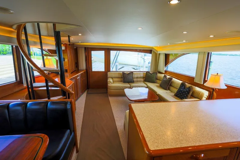 Sarah K Yacht Photos Pics Viking 65 Sarah K - Salon Seating