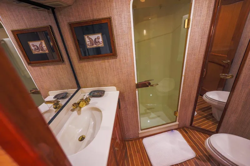 Sarah K Yacht Photos Pics Viking 65 Sarah K - Head