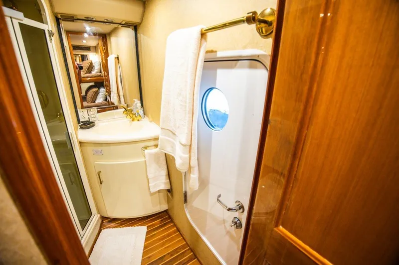 Sarah K Yacht Photos Pics Viking 65 Sarah K - Head