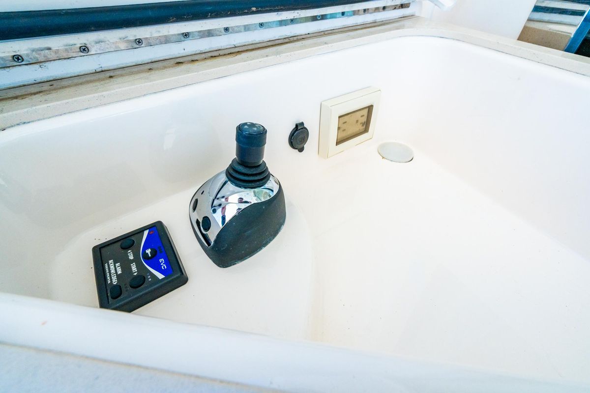 2009 Tiara Yachts 58 