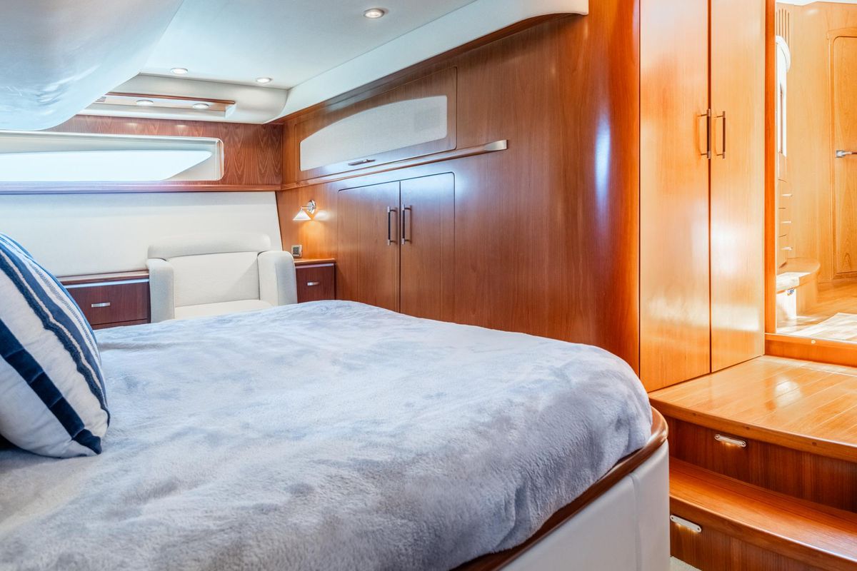 2009 Tiara Yachts 58 