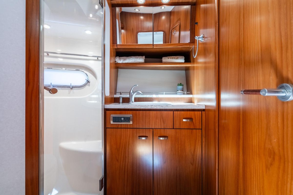 2009 Tiara Yachts 58 