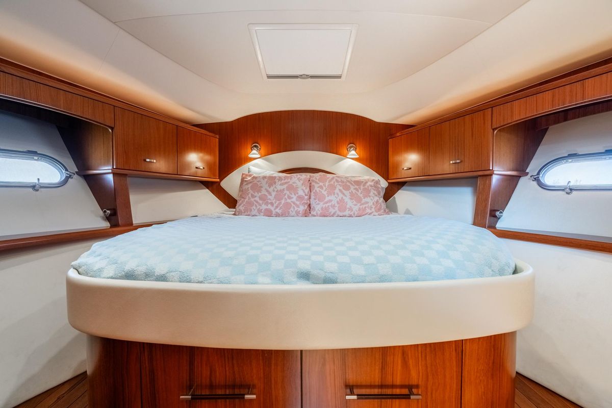 2009 Tiara Yachts 58 