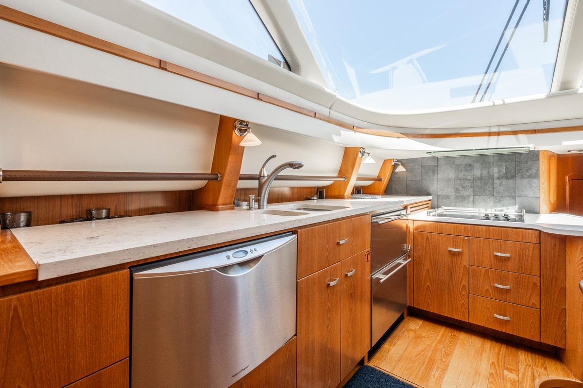 2009 Tiara Yachts 58 