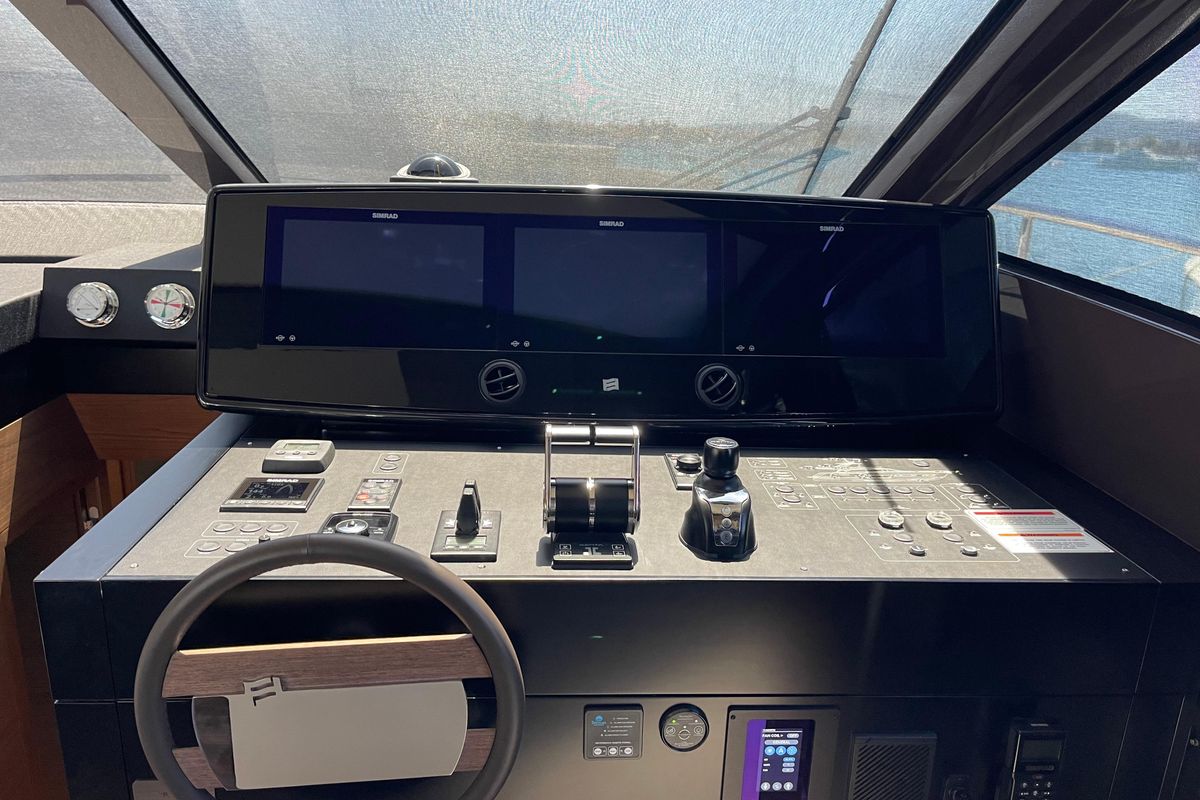 2025 Ferretti Yachts 63 