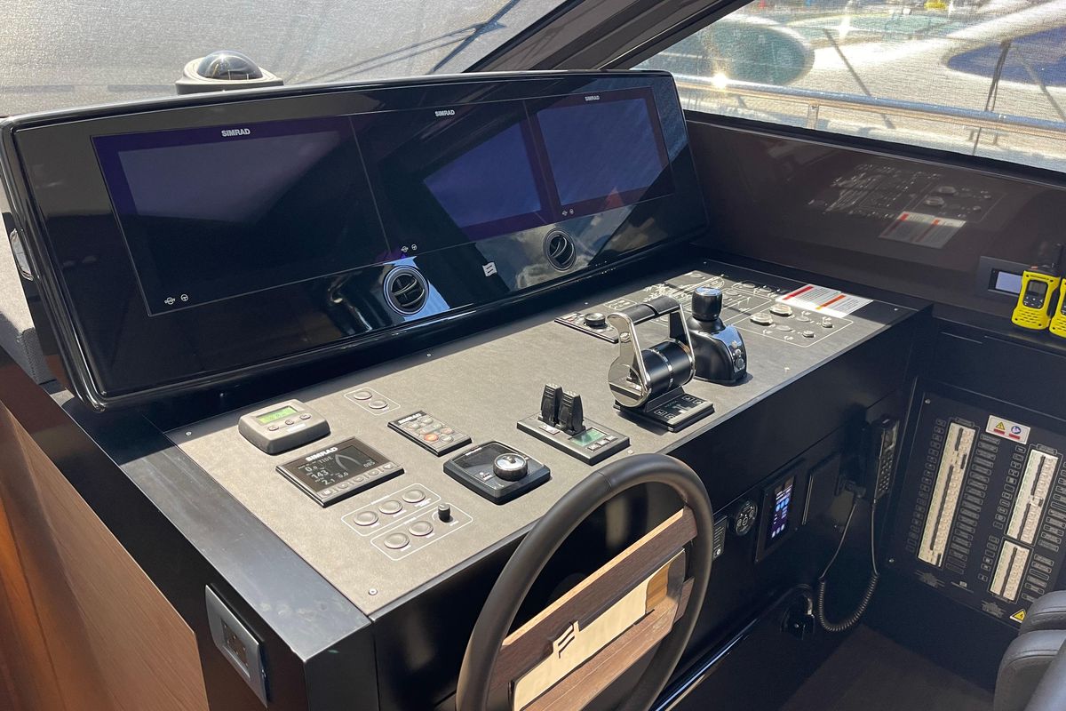 2025 Ferretti Yachts 63 