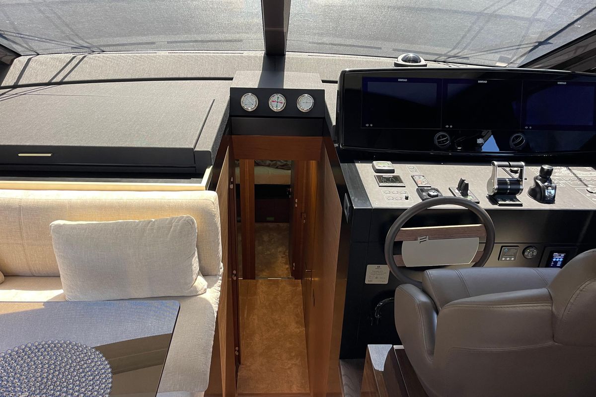 2025 Ferretti Yachts 63 