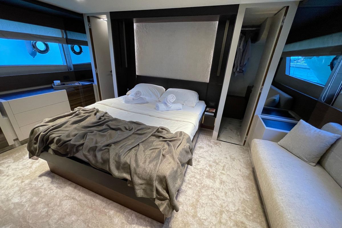 2025 Ferretti Yachts 63 