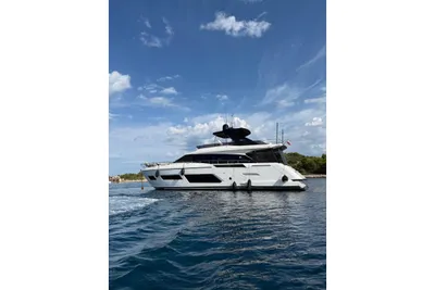2025 Ferretti Yachts 670