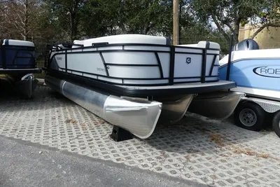 Godfrey Sweetwater 2286 SB