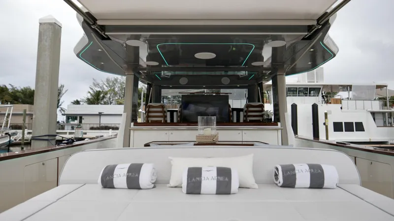 Lancia Aprea Yacht Photos Pics 